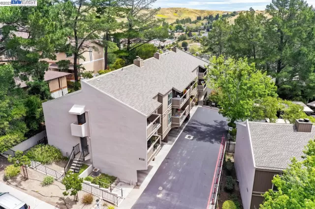 MLS: 41027479 Condo For Sale