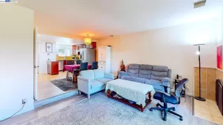 Photo #5: 41027557 Listing