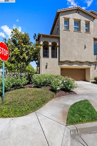 Photo #1: 41027604 Listing