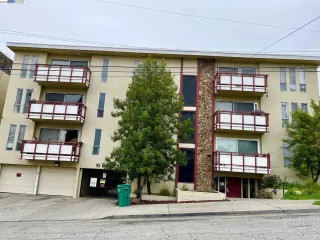 Photo #1: 41027639 Listing