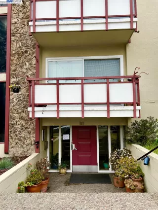 Photo #2: 41027639 Listing