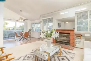 Photo #1: 41027644 Listing