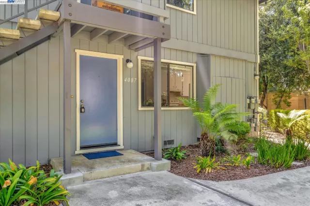 MLS: 41027774 Condo For Sale