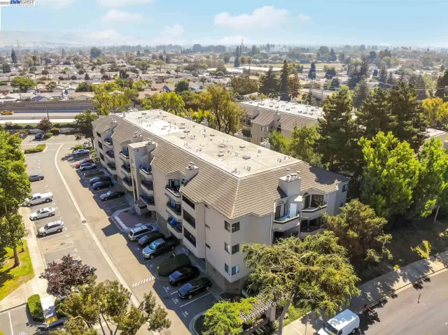 MLS: 41027788 Condo For Sale