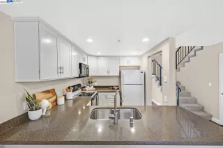 Photo #5: 41027846 Listing 