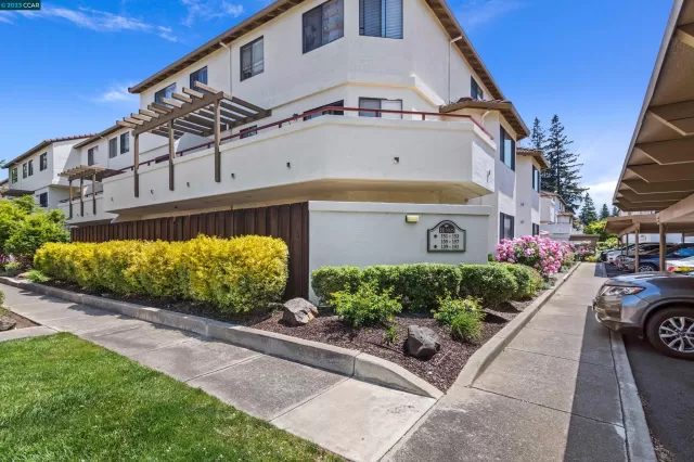 MLS: 41027969 Condo For Sale