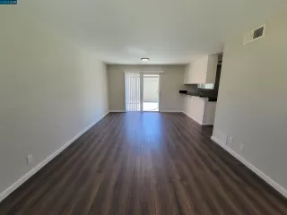 Photo #5: 41027981 Listing