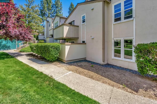 MLS: 41028002 Condo For Sale