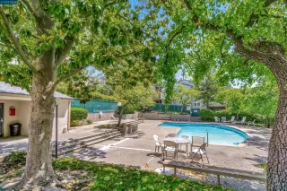 Photo #1: 41028002 Listing