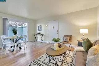 Photo #4: 41028002 Listing