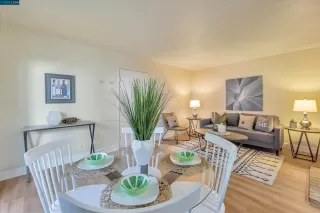 Photo #6: 41028002 Listing