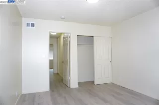 Photo #6: 41028037 Listing 