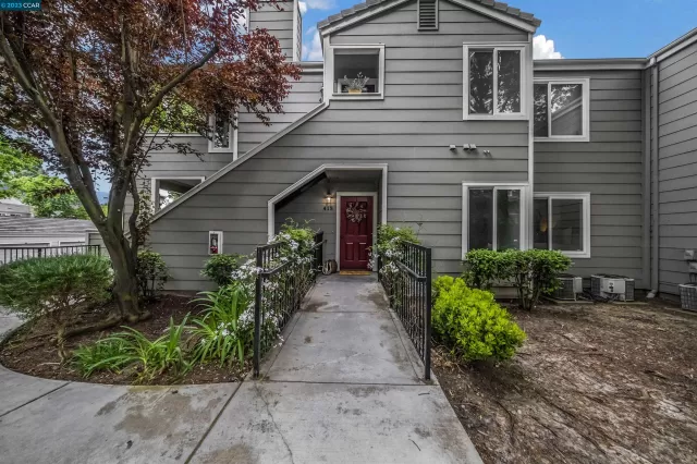 MLS: 41028098 Condo For Sale