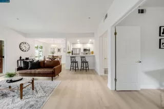 Photo #2: 41028098 Listing