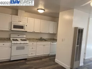 Photo #1: 41028177 Listing 