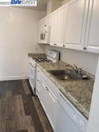 Photo #2: 41028177 Listing 