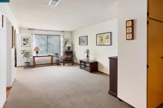 Photo #5: 41028320 Listing
