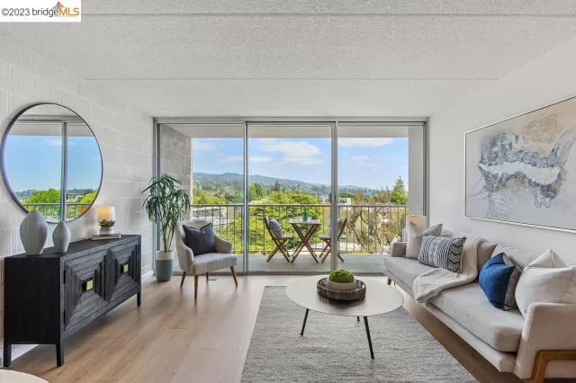 MLS: 41028352 Condo For Sale