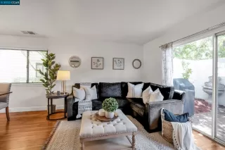 Photo #2: 41028353 Listing 