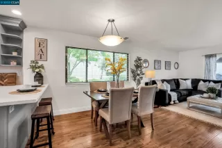 Photo #5: 41028353 Listing 