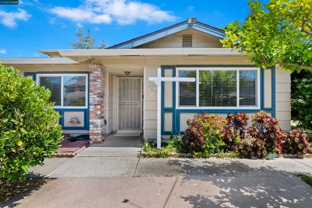 MLS: 41028444 Condo For Sale