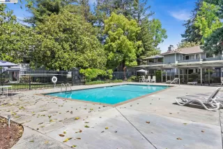 Photo #2: 41028532 Listing