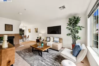 Photo #2: 41028539 Listing