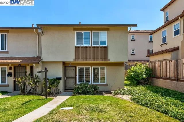 MLS: 41028625 Condo For Sale