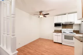 Photo #2: 41028631 Listing