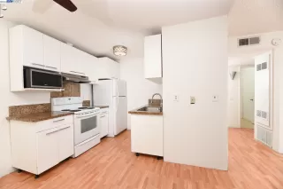 Photo #4: 41028631 Listing