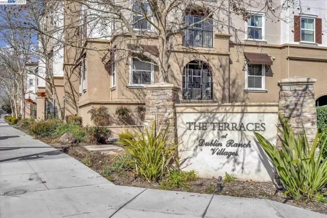 MLS: 41028701 Condo For Sale