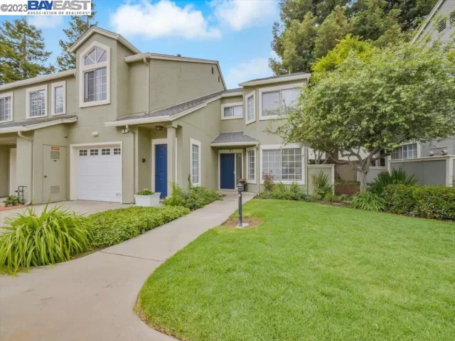 MLS: 41028737 Condo For Sale