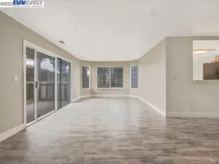 Photo #4: 41028737 Listing