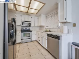 Photo #5: 41028737 Listing