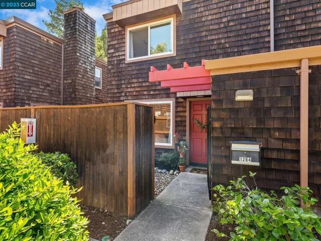 MLS: 41028789 Condo For Sale