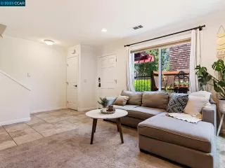 Photo #6: 41028789 Listing