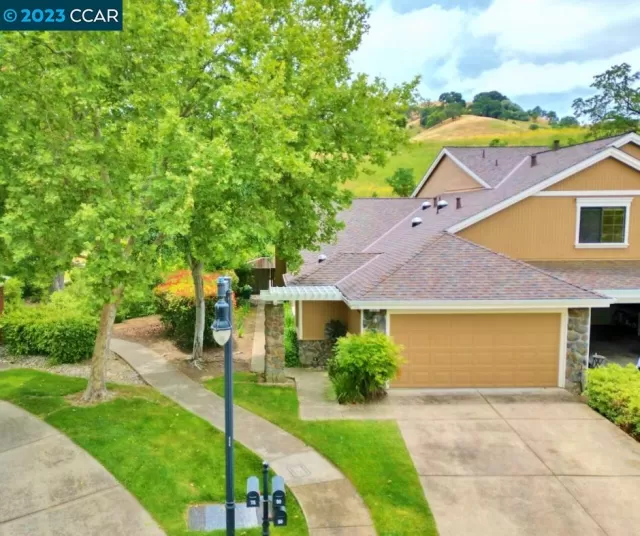 MLS: 41028802 Condo For Sale