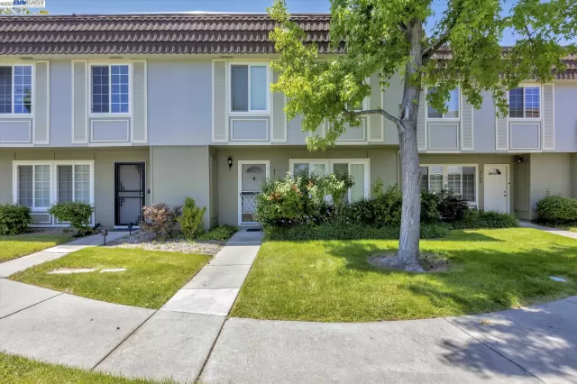 MLS: 41028826 Condo For Sale