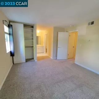 Photo #5: 41028839 Listing