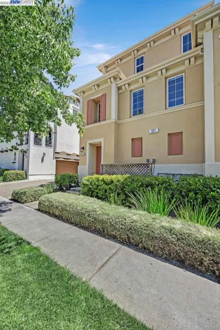 Photo #2: 41028878 Listing