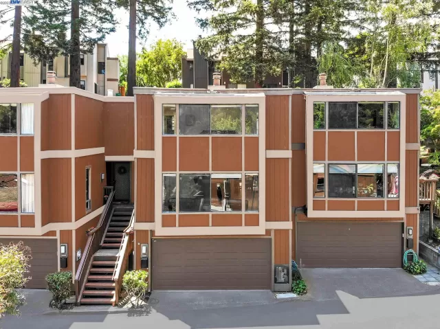 MLS: 41028883 Condo For Sale