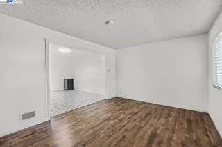 Photo #4: 41028915 Listing