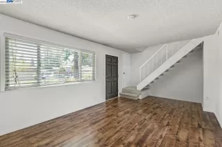 Photo #6: 41028915 Listing