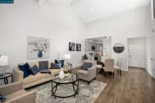 Photo #4: 41028940 Listing