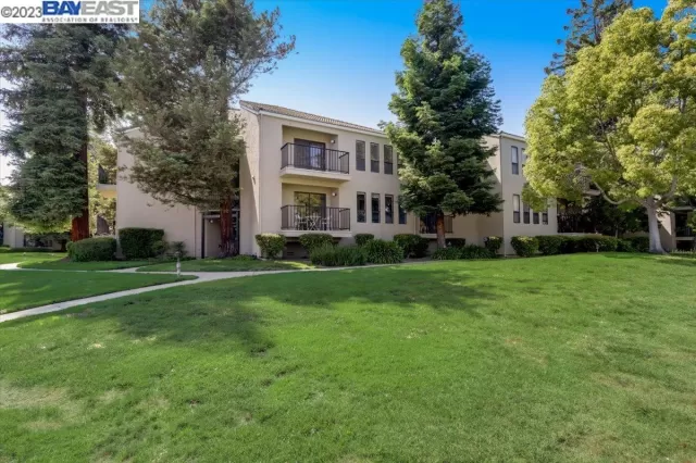 MLS: 41028985 Condo For Sale