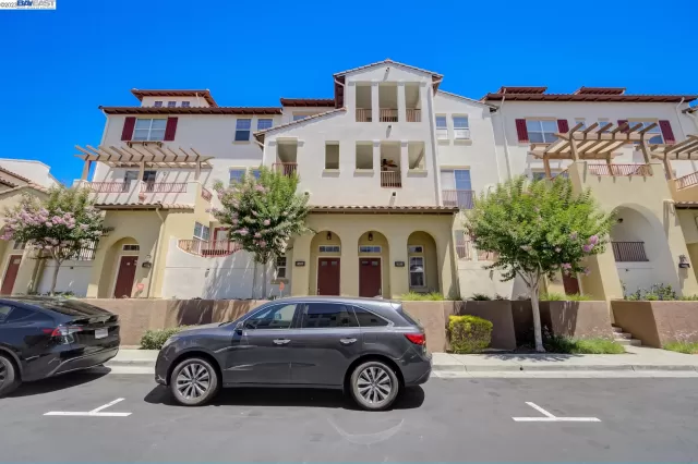 MLS: 41029420 Condo For Sale