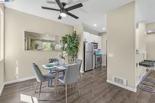 Photo #2: 41029494 Listing 