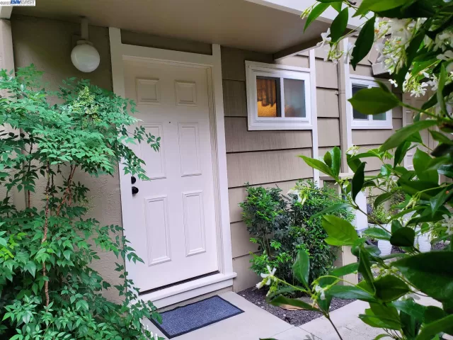 MLS: 41029500 Condo For Sale