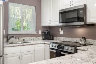 Photo #6: 41029500 Listing