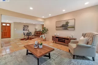 Photo #4: 41029556 Listing
